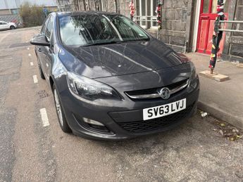 VAUXHALL ASTRA 1.6 16v Energy Hatchback 5dr Petrol Manual Euro 5 (115 ps)