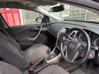 VAUXHALL ASTRA 1.6 16v Energy Hatchback 5dr Petrol Manual Euro 5 (115 ps)