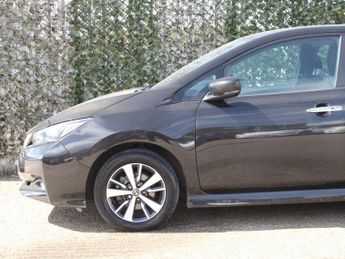 NISSAN LEAF 40kWh Acenta Hatchback 5dr Electric Auto (150 ps)