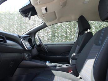 NISSAN LEAF 40kWh Acenta Hatchback 5dr Electric Auto (150 ps)