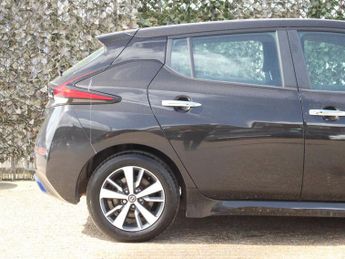 NISSAN LEAF 40kWh Acenta Hatchback 5dr Electric Auto (150 ps)