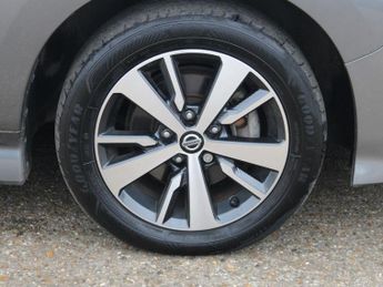 NISSAN LEAF 40kWh Acenta Hatchback 5dr Electric Auto (150 ps)