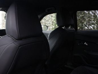 PEUGEOT E-2008 50kWh GT Premium SUV 5dr Electric Auto (136 ps)