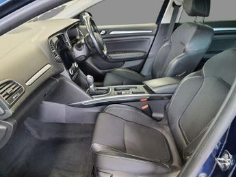 RENAULT MEGANE 1.6 E-TECH 9.8kWh Iconic Sport Tourer 5dr Petrol Plug-in Hybrid 