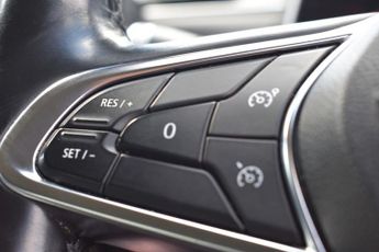 RENAULT ZOE R135 EV50 52kWh GT Line + Hatchback 5dr Electric Auto (Rapid Cha