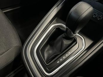 RENAULT CLIO 1.6 E-TECH Evolution Hatchback 5dr Petrol Hybrid Auto Euro 6 (s/