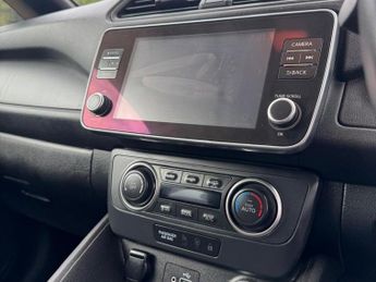 NISSAN LEAF 39kWh Acenta Hatchback 5dr Electric Auto (150 ps)