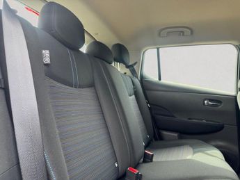 NISSAN LEAF 39kWh Acenta Hatchback 5dr Electric Auto (150 ps)