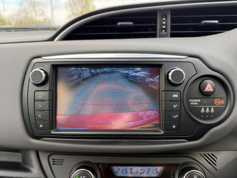 TOYOTA YARIS 1.5 VVT-h Icon Hatchback 5dr Petrol Hybrid E-CVT Euro 6 (101 ps)