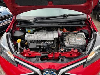 TOYOTA YARIS 1.5 VVT-h Icon Hatchback 5dr Petrol Hybrid E-CVT Euro 6 (101 ps)
