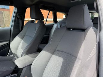 TOYOTA COROLLA 1.8 VVT-h Icon Touring Sports 5dr Petrol Hybrid CVT Euro 6 (s/s)