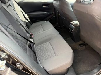 TOYOTA COROLLA 1.8 VVT-h Icon Touring Sports 5dr Petrol Hybrid CVT Euro 6 (s/s)