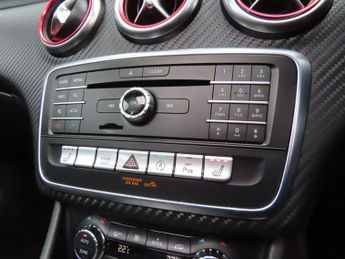 MERCEDES-BENZ A CLASS 2.1 A200d AMG Line (Premium Plus) 7G-DCT Euro 6 (s/s) 5dr