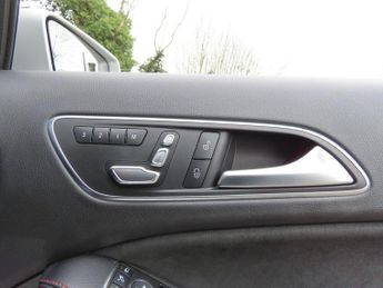 MERCEDES-BENZ A CLASS 2.1 A200d AMG Line (Premium Plus) 7G-DCT Euro 6 (s/s) 5dr