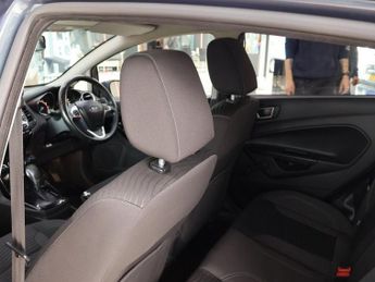 FORD FIESTA 1.6 Titanium Hatchback 5dr Petrol Powershift Euro 5 (105 ps)