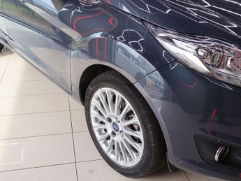 FORD FIESTA 1.6 Titanium Hatchback 5dr Petrol Powershift Euro 5 (105 ps)