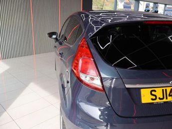 FORD FIESTA 1.6 Titanium Hatchback 5dr Petrol Powershift Euro 5 (105 ps)