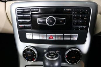 MERCEDES-BENZ SLK 1.8 SLK200 AMG Sport Convertible 2dr Petrol G-Tronic+ Euro 5 (s/