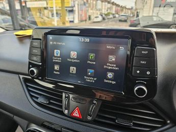 HYUNDAI I30 1.4 T-GDi AUTOMATIC Blue Drive SE Nav Hatchback 5dr Petrol DCT E