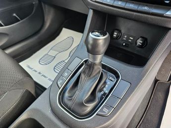 HYUNDAI I30 1.4 T-GDi AUTOMATIC Blue Drive SE Nav Hatchback 5dr Petrol DCT E