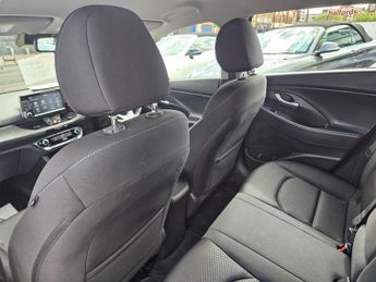 HYUNDAI I30 1.4 T-GDi AUTOMATIC Blue Drive SE Nav Hatchback 5dr Petrol DCT E
