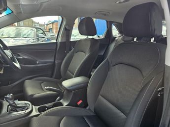 HYUNDAI I30 1.4 T-GDi AUTOMATIC Blue Drive SE Nav Hatchback 5dr Petrol DCT E