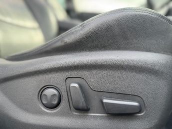 HYUNDAI TUCSON 2.0 CRDi Premium SE SUV 5dr Diesel Auto 4WD Euro 6 (136 ps)