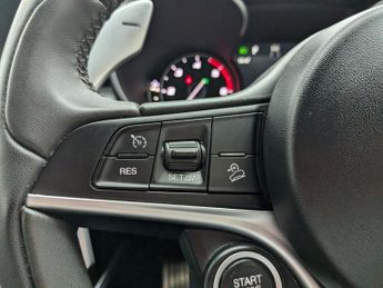 ALFA ROMEO STELVIO 2.1 TD SUPER 5d 208 BHP