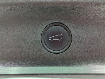 TESLA MODEL Y (Dual Motor) Long Range SUV 5dr Electric Auto 4WDE (384 bhp)