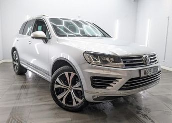 Volkswagen Touareg 3.0 TDI V6 BlueMotion Tech R-Line SUV 5dr Diesel Tiptronic 4WD E