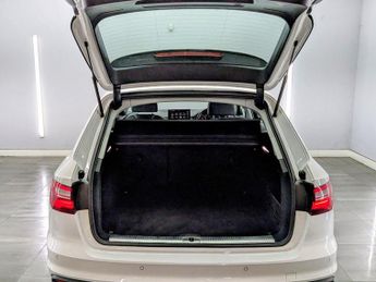 AUDI A4 AVANT 2.0 TDI 30 Technik Estate 5dr Diesel S Tronic Euro 6 (s/s) (136 