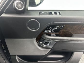 LAND ROVER RANGE ROVER 3.0 SD V6 Vogue SUV 5dr Diesel Auto 4WD Euro 6 (s/s) (275 ps)