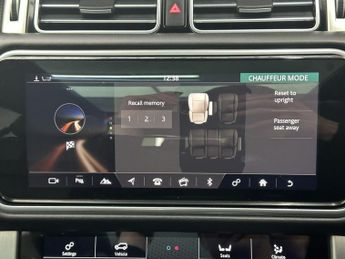 LAND ROVER RANGE ROVER 3.0 SD V6 Vogue SUV 5dr Diesel Auto 4WD Euro 6 (s/s) (275 ps)