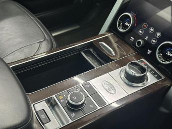 LAND ROVER RANGE ROVER 3.0 SD V6 Vogue SUV 5dr Diesel Auto 4WD Euro 6 (s/s) (275 ps)