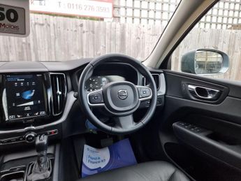VOLVO XC60 2.0 T5 Momentum SUV 5dr Petrol Auto AWD Euro 6 (s/s) (250 ps)