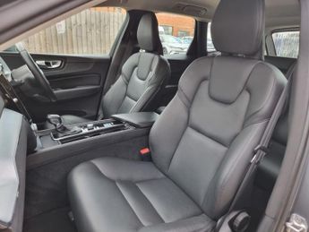 VOLVO XC60 2.0 T5 Momentum SUV 5dr Petrol Auto AWD Euro 6 (s/s) (250 ps)