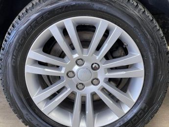 LAND ROVER DISCOVERY 4 3.0 SD V6 HSE SUV 5dr Diesel Auto 4WD Euro 5 (s/s) (255 bhp)