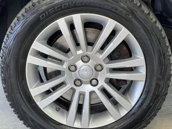 LAND ROVER DISCOVERY 4 3.0 SD V6 HSE SUV 5dr Diesel Auto 4WD Euro 5 (s/s) (255 bhp)