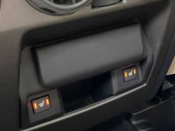 LAND ROVER DISCOVERY 4 3.0 SD V6 HSE SUV 5dr Diesel Auto 4WD Euro 5 (s/s) (255 bhp)