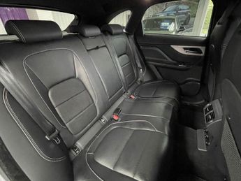JAGUAR F-PACE 2.0 D180 R-Sport SUV 5dr Diesel Auto AWD Euro 6 (s/s) (180 ps)