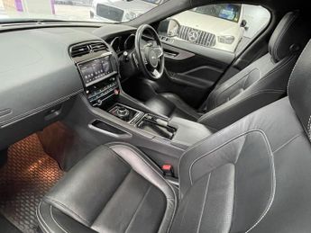 JAGUAR F-PACE 2.0 D180 R-Sport SUV 5dr Diesel Auto AWD Euro 6 (s/s) (180 ps)