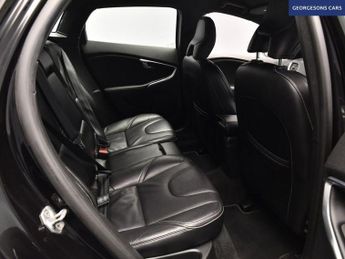 VOLVO V40 2.0 D4 R-Design Lux Nav Hatchback 5dr Diesel Auto Euro 6 (s/s) (