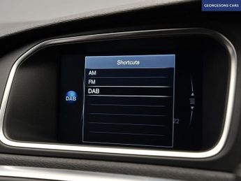 VOLVO V40 2.0 D4 R-Design Lux Nav Hatchback 5dr Diesel Auto Euro 6 (s/s) (