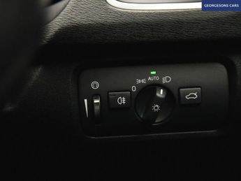 VOLVO V40 2.0 D4 R-Design Lux Nav Hatchback 5dr Diesel Auto Euro 6 (s/s) (