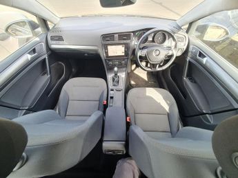 VOLKSWAGEN E-GOLF 35.8kWh e-Golf Hatchback 5dr Electric Auto (136 ps)