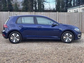 VOLKSWAGEN E-GOLF 35.8kWh e-Golf Hatchback 5dr Electric Auto (136 ps)
