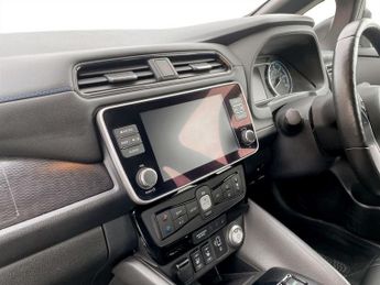 NISSAN LEAF 40kWh N-Connecta Hatchback 5dr Electric Auto (150 ps)
