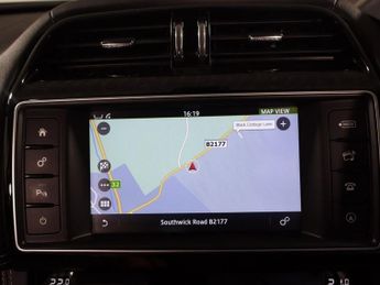 JAGUAR F-PACE 2.0 D180 R-Sport SUV 5dr Diesel Auto AWD Euro 6 (s/s) (180 ps)