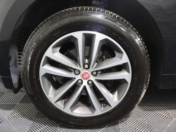JAGUAR F-PACE 2.0 D180 R-Sport SUV 5dr Diesel Auto AWD Euro 6 (s/s) (180 ps)