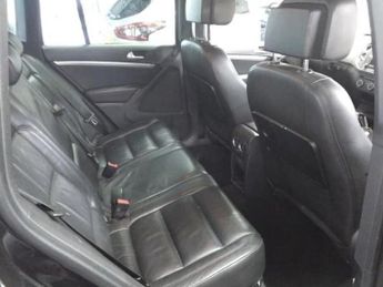 VOLKSWAGEN TIGUAN 2.0 TDI BlueMotion Tech R-Line Edition SUV 5dr Diesel DSG 4WD Eu